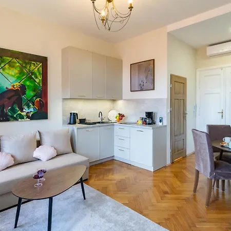 Velvet, Feel-good, Just Steps From The Main Square *