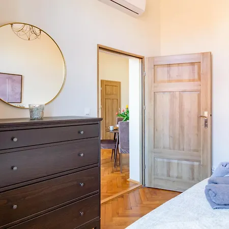 Velvet, Feel-good, Just Steps From The Main Square Appartement Krakau