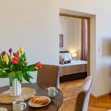 Velvet, Feel-good, Just Steps From The Main Square *